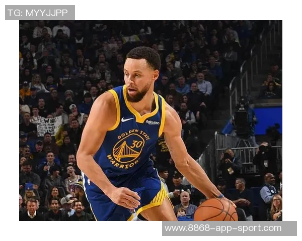 库里第二节神勇表现连中五记三分球展现超强实力引爆全场气氛